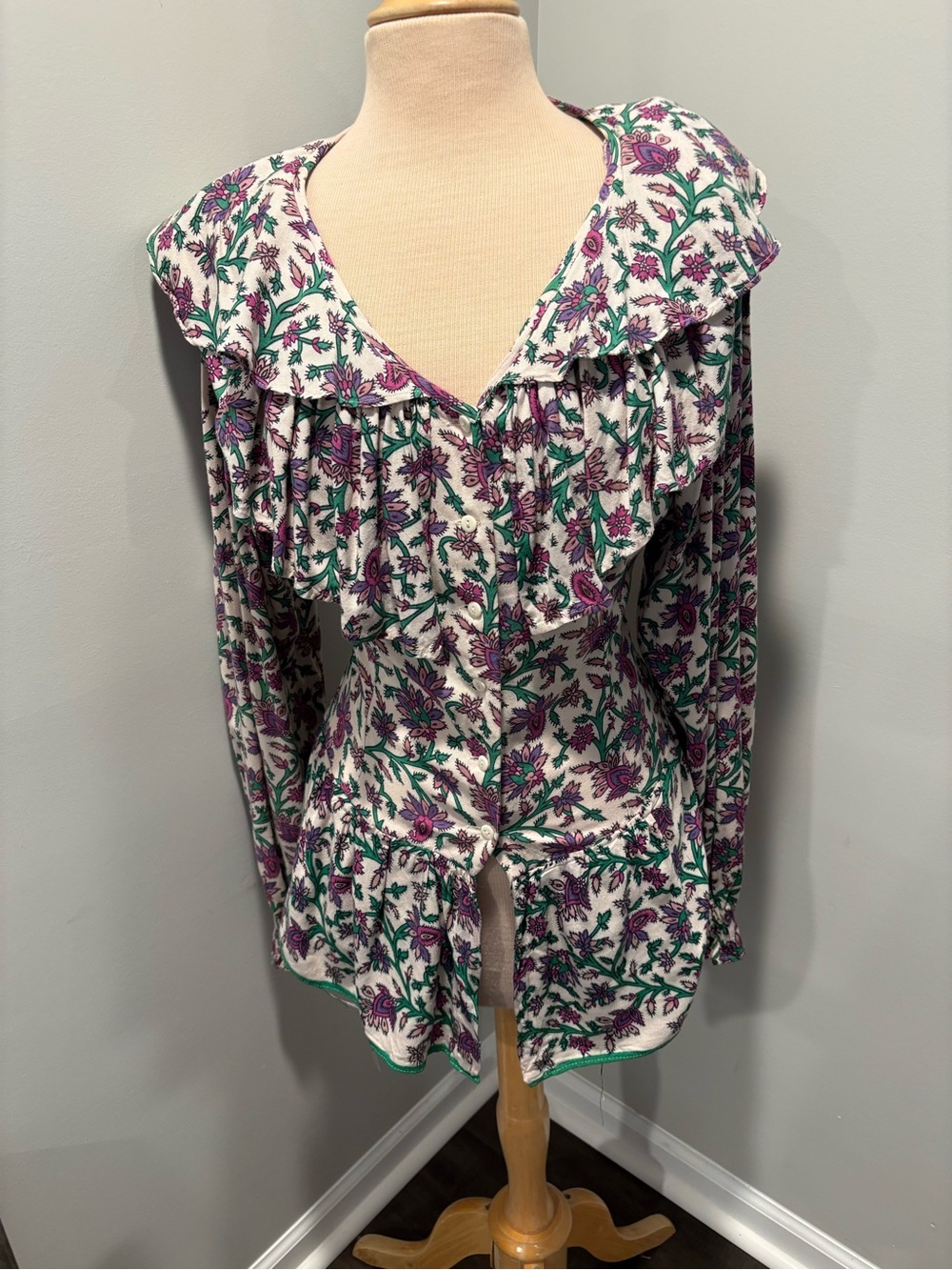 Vintage 1970s floral button down ruffle blouse